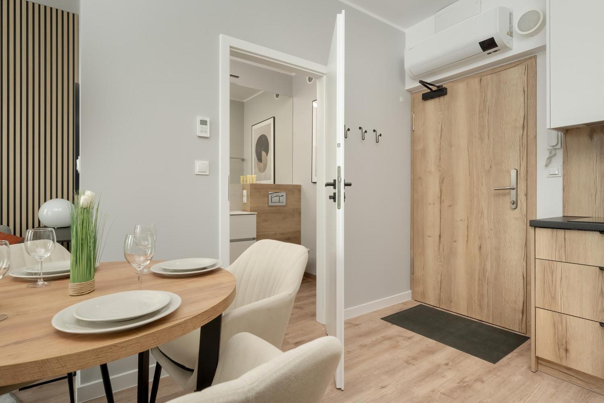 Apartamenty Zwycieska Z Klimatyzacja, Free Garage Wroclaw By Noclegi Renters Eksteriør bilde